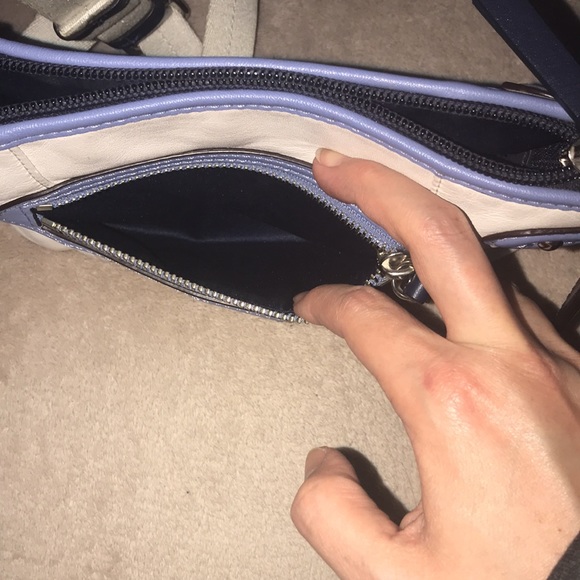 Coach leather swing pack white with light and dark blue trim silver hardware ๐โญ๏ธ - Picture 6 of 13